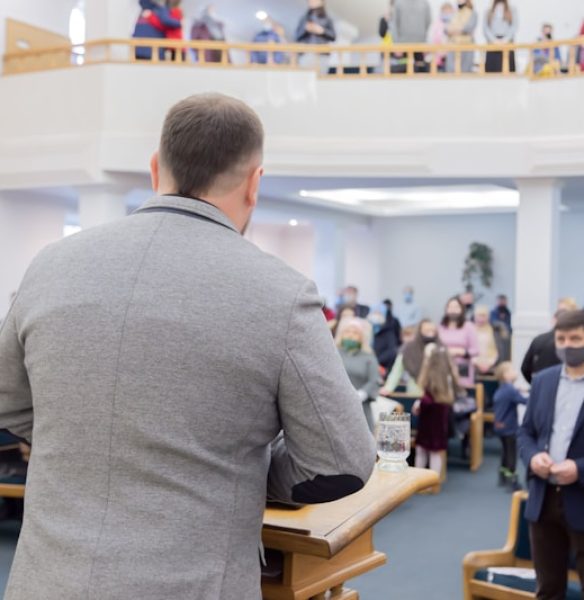 photo-1610022069496-955617dd718c